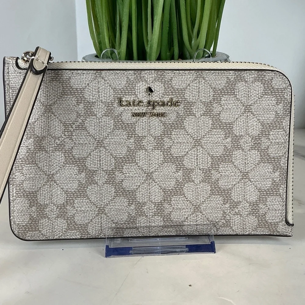 Kate Spade Lucy FlowerCream light‎ Brown Wristlet Wallet Bag